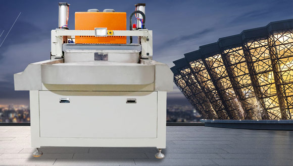 液晶多米在线平台(中国)官网通常由哪几个部分组成?